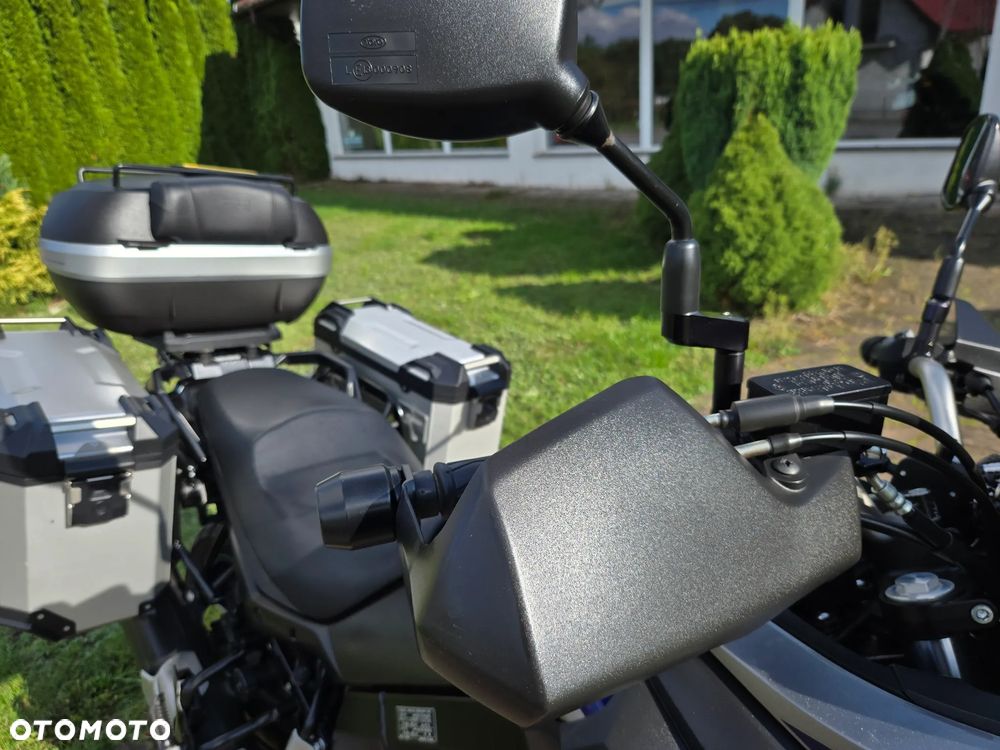 Suzuki V-STROM - 25