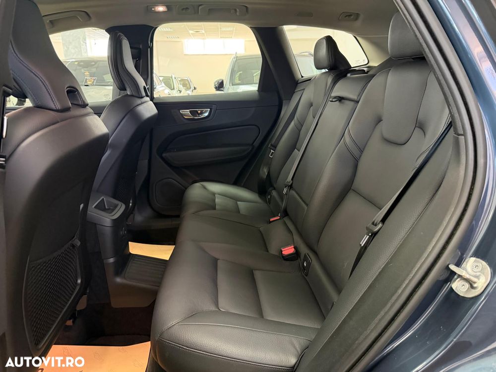 Volvo XC 60 T6 AWD Recharge Geartronic Inscription - 16