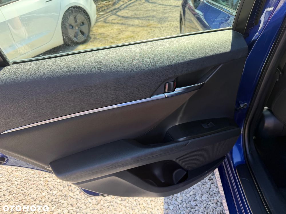 Toyota Camry 2.5 Hybrid Comfort CVT - 28