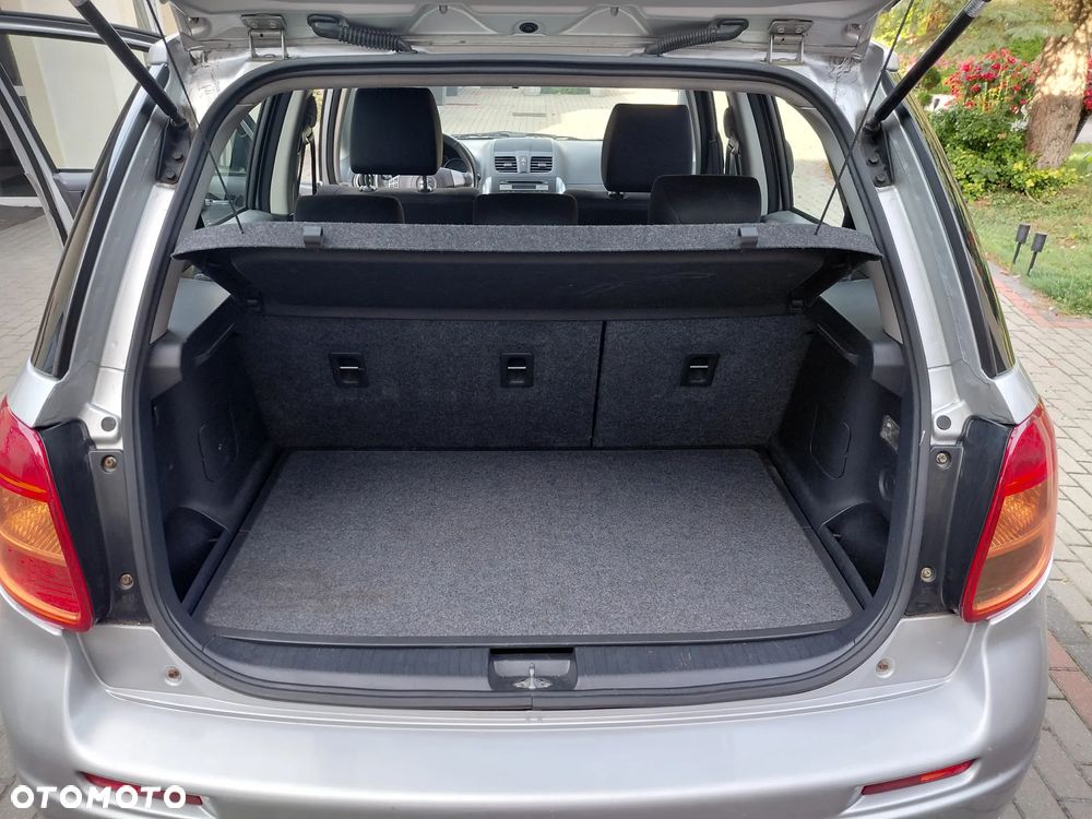 Suzuki SX4 1.6 VVT 4x2 City - 19