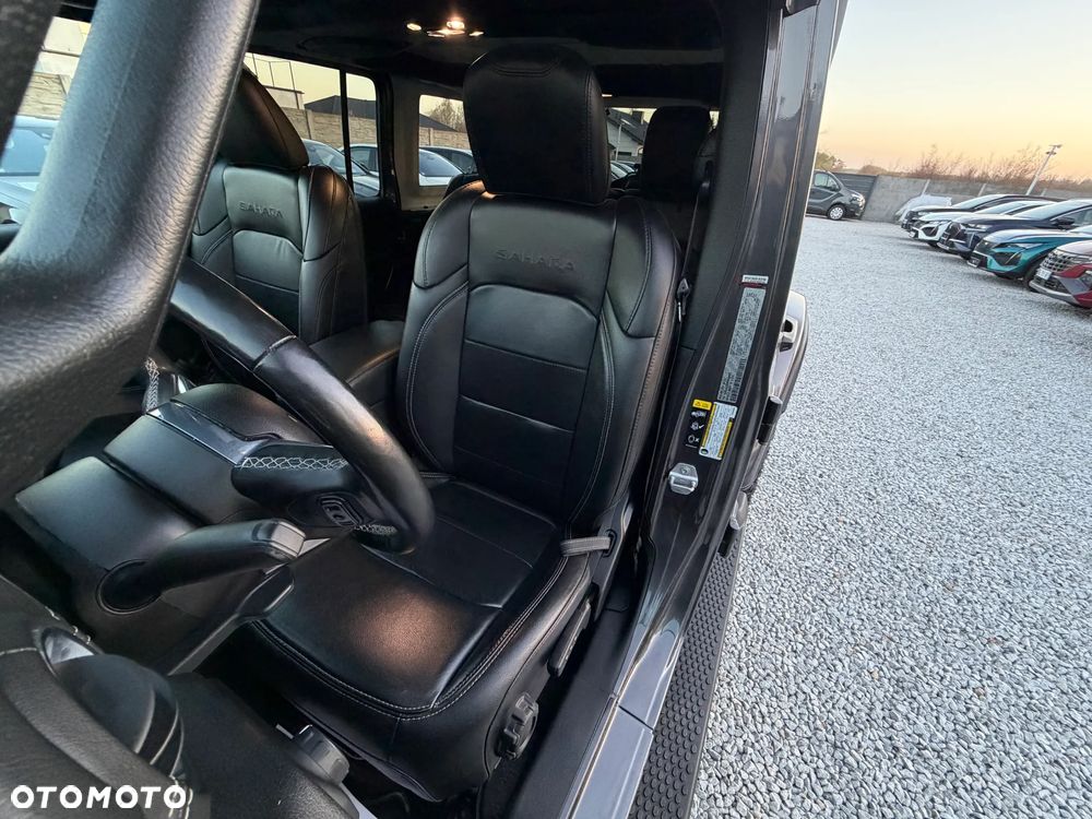 Jeep Wrangler 3.6 Unlim Sahara - 26