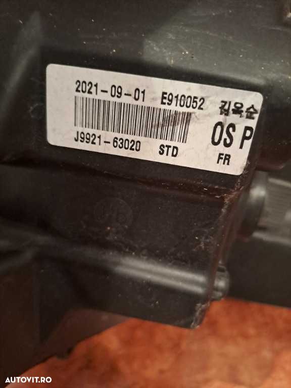 Far dreapta original Hyundai Kona facelift an 2018-2023 cod 92102J9500 - 4