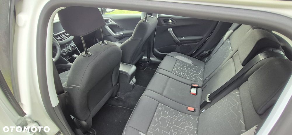 Peugeot 2008 - 14