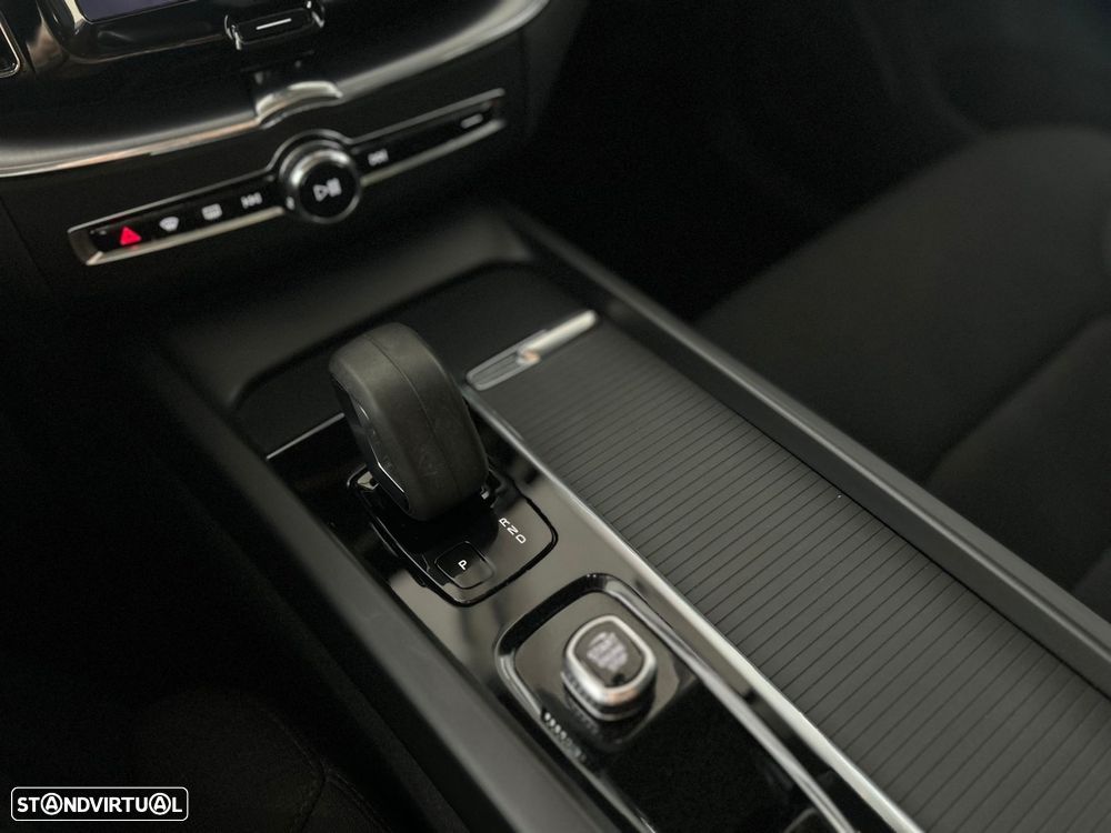 Volvo XC 60 2.0 T6 PHEV Inscription AWD - 29