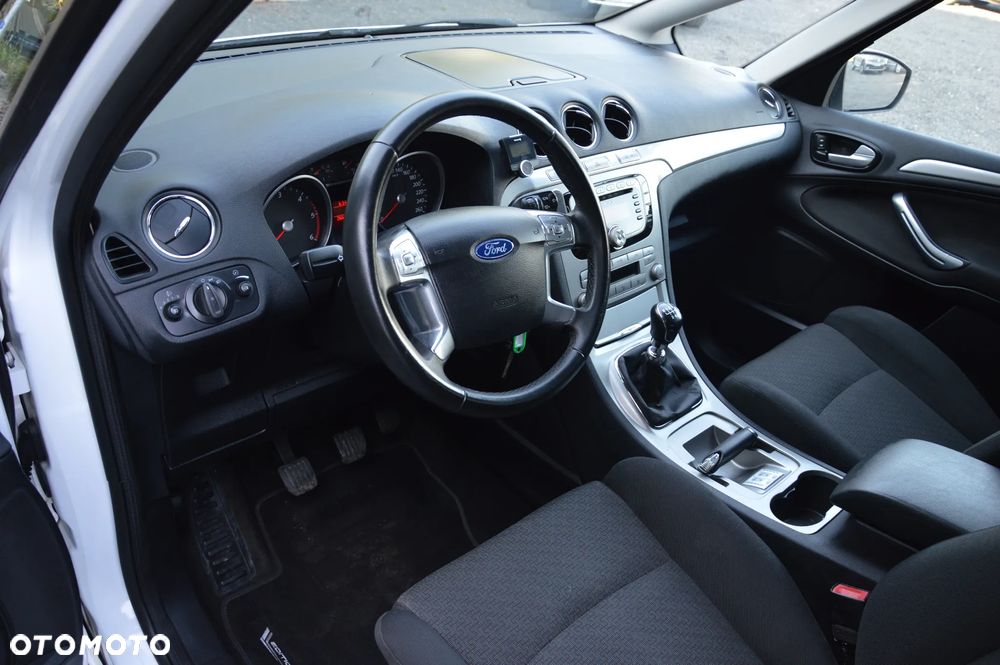 Ford S-Max - 21