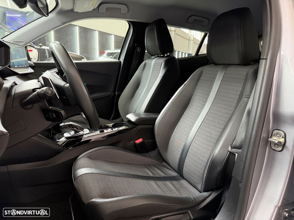 Peugeot 2008 PureTech 130 EAT8 Allure - 6