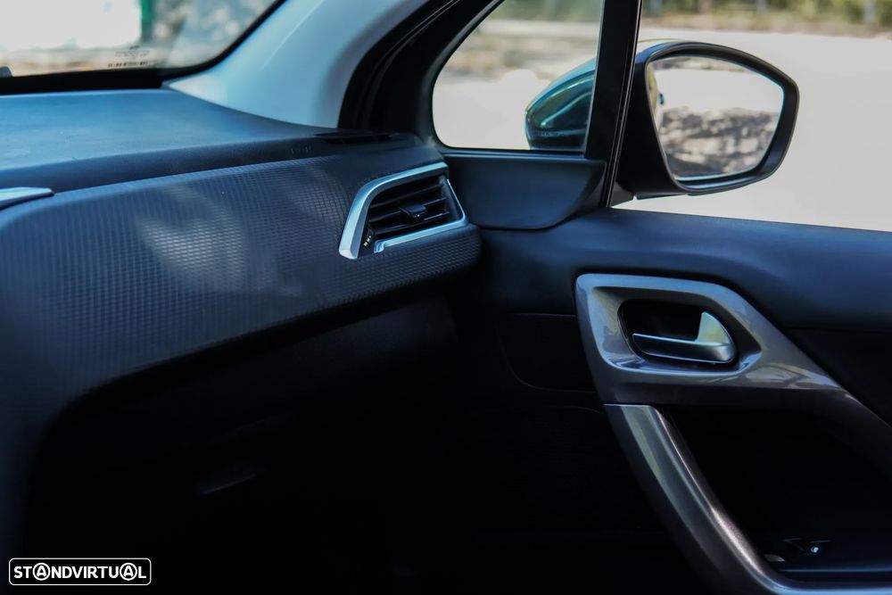 Peugeot 2008 PureTech 82 Style - 48