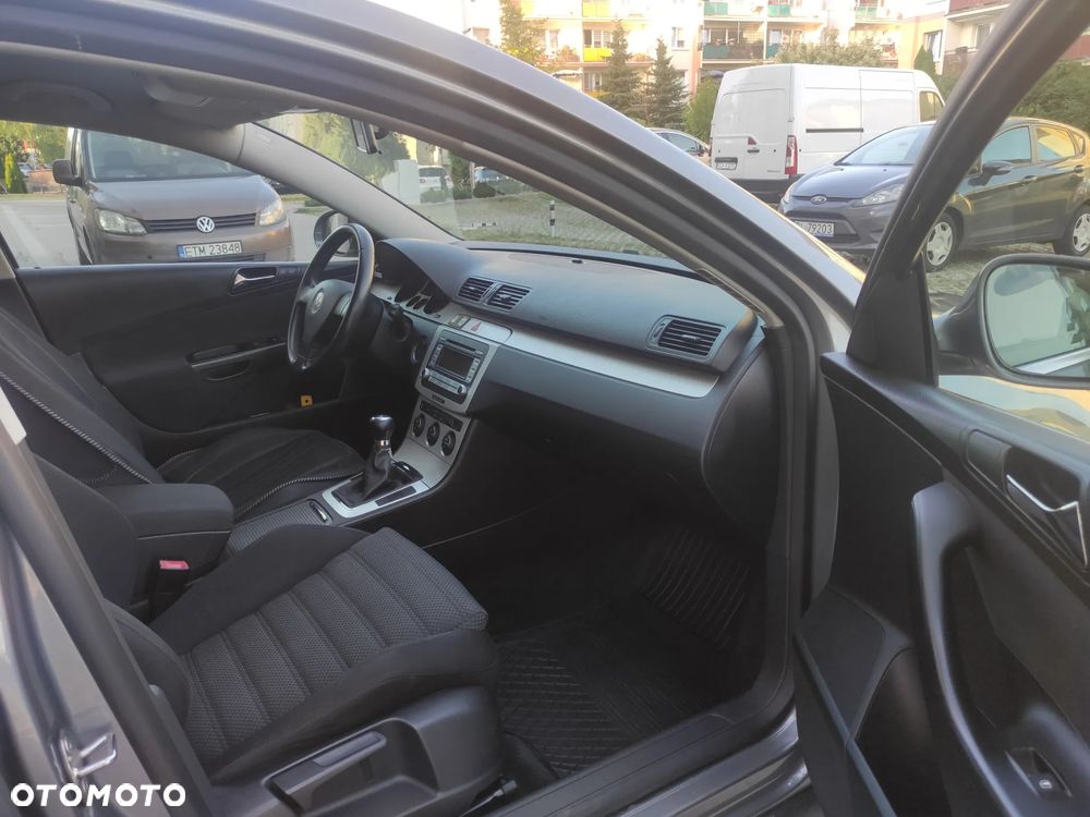 Volkswagen Passat 2.0 TDI Comfortline - 22