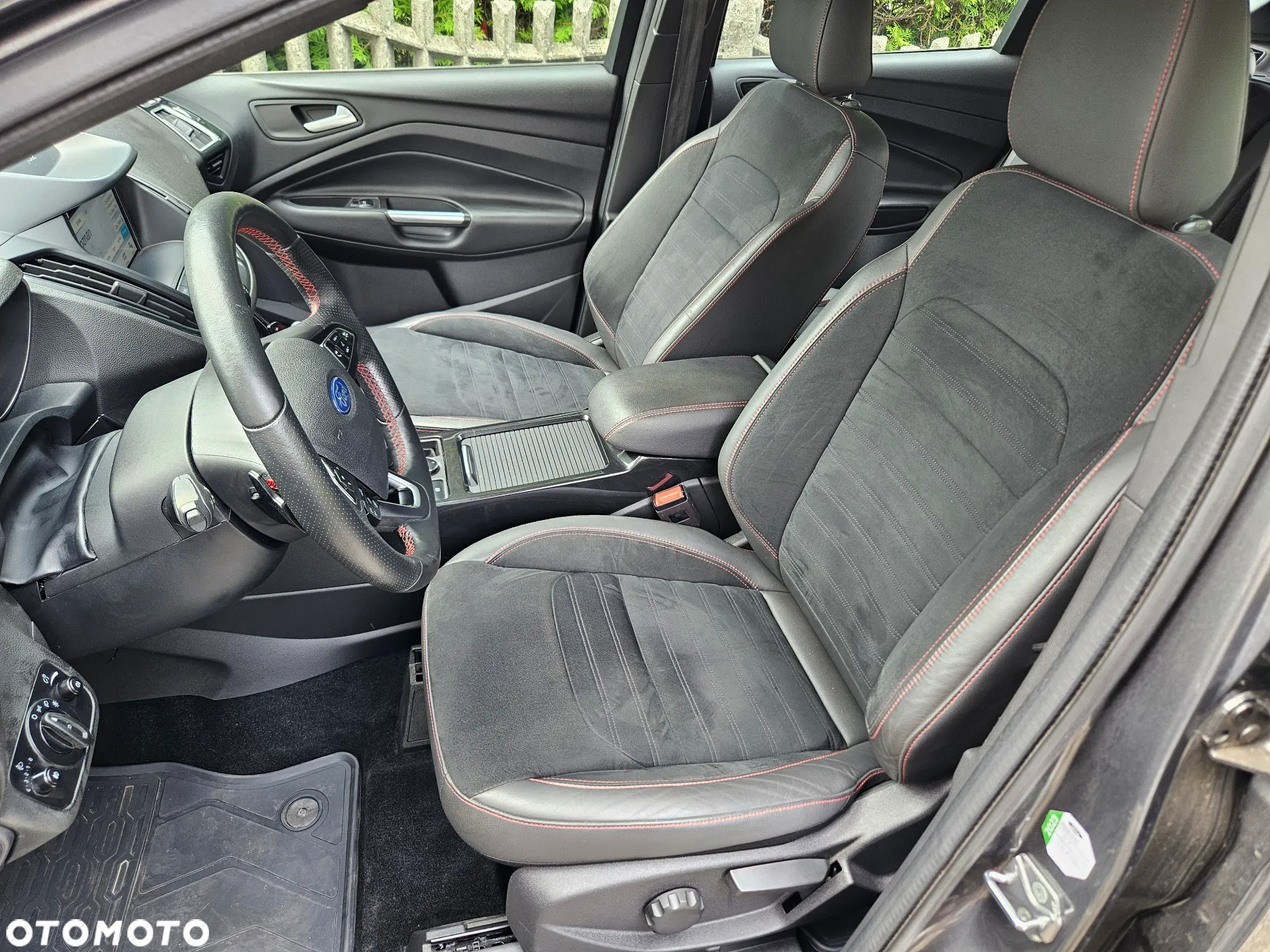 Ford Kuga 1.5 EcoBoost 2x4 ST-Line - 5
