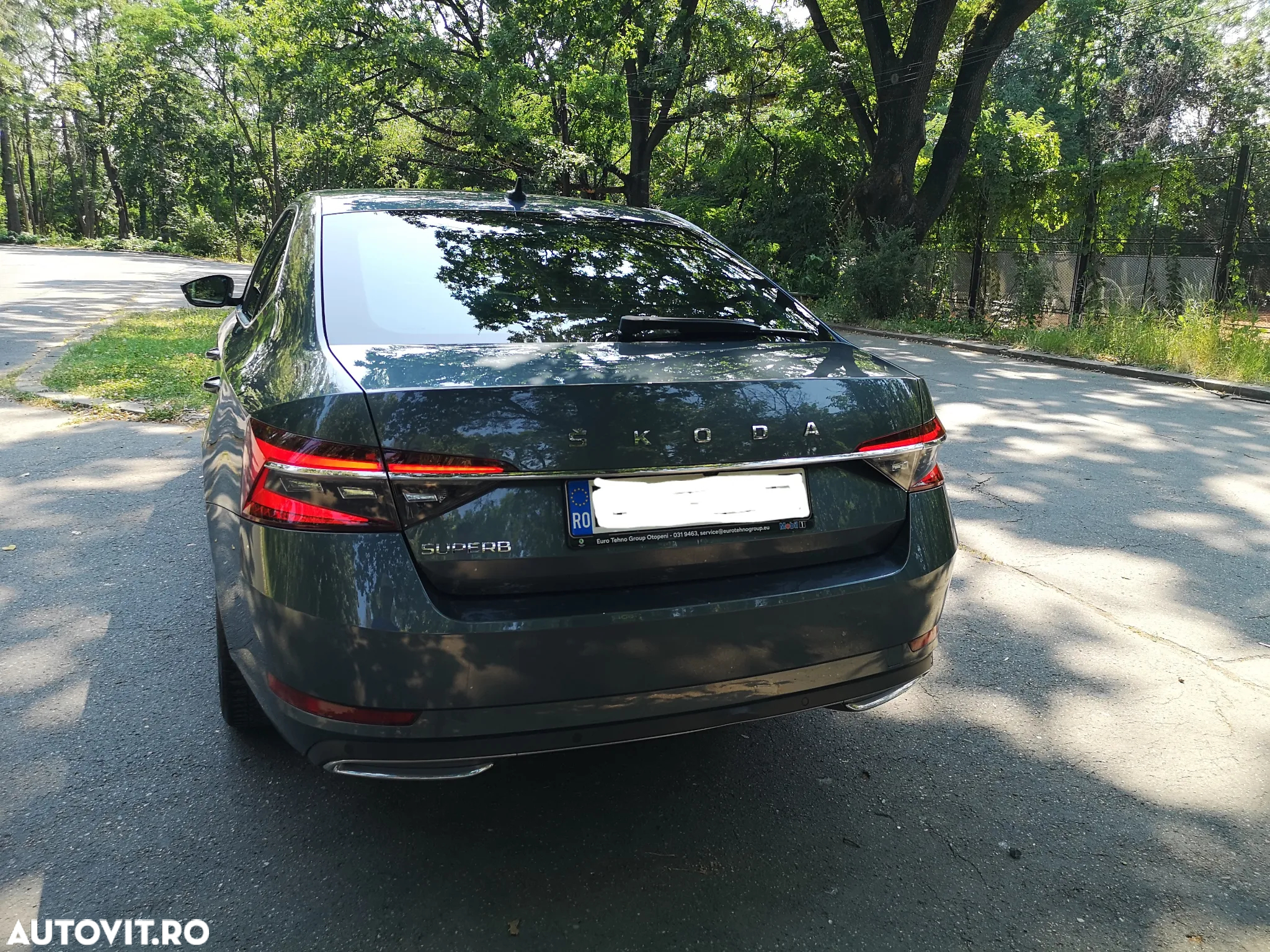 Skoda Superb 2.0 TDI DSG Laurin & Klement - 10