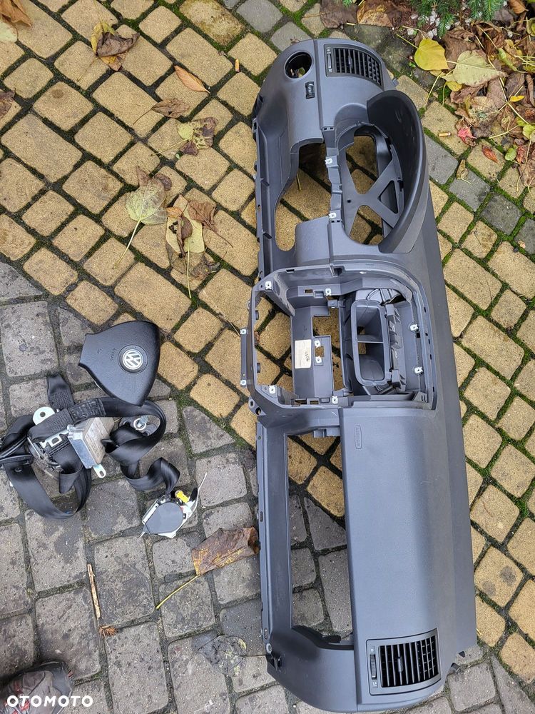 Deska rozdzielcza kokpit poduszki pasy vw polo 9n3 06r