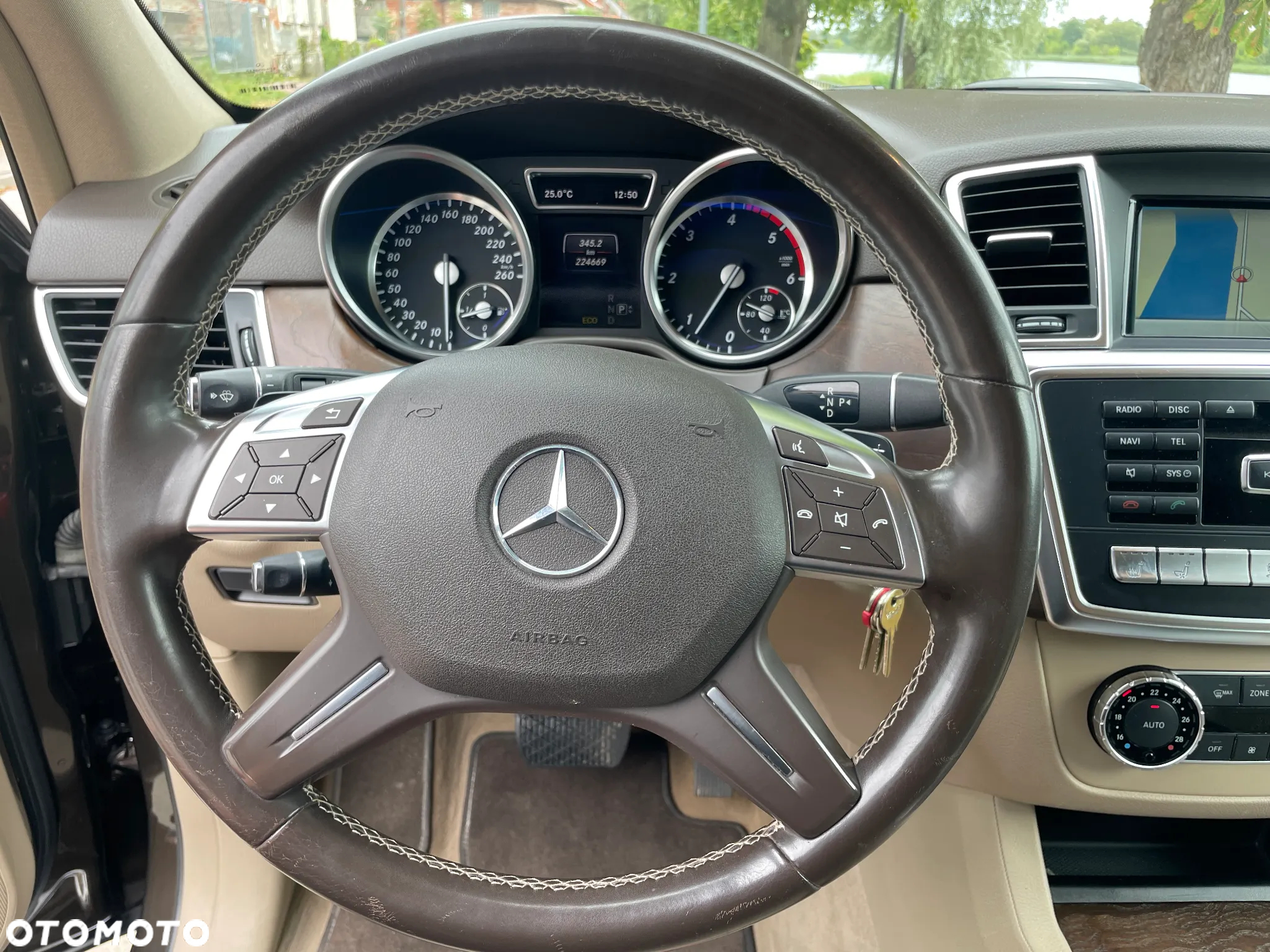 Mercedes-Benz ML 350 BlueTec 4-Matic - 12