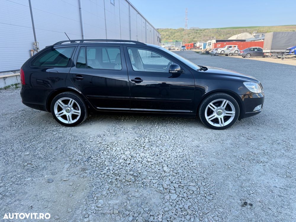 Skoda Octavia 1.6 TDI DPF DSG Elegance - 4