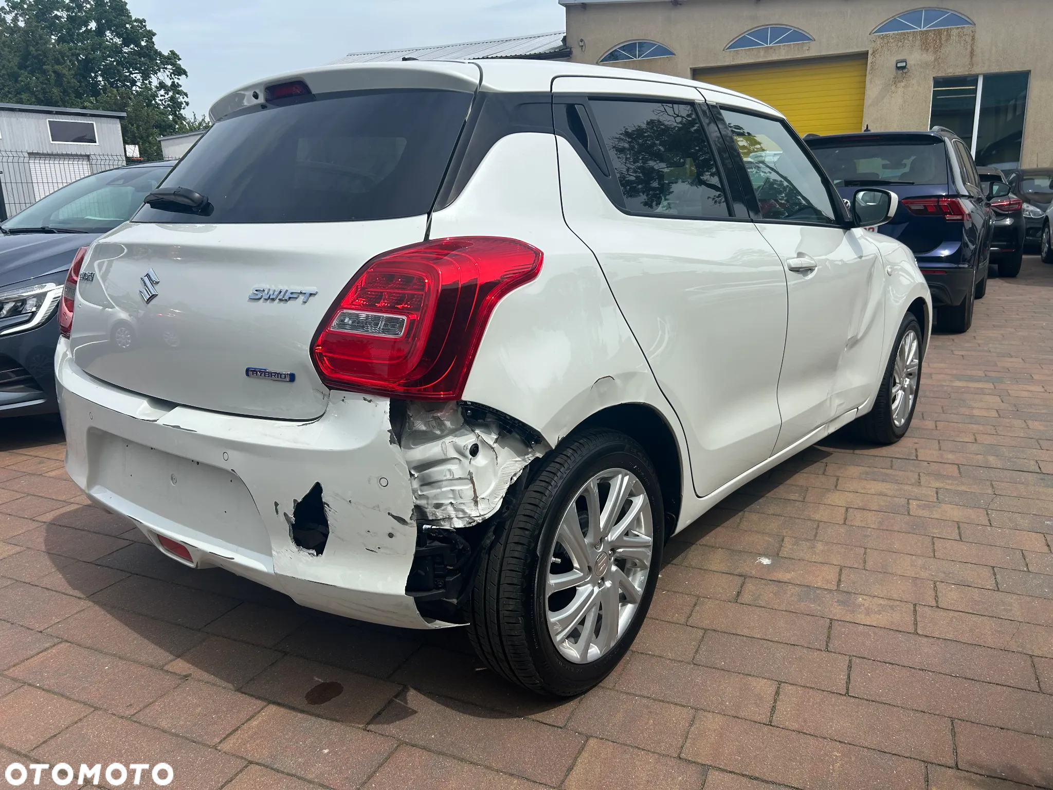 Suzuki Swift 1.2 Dualjet SHVS Premium CVT - 11