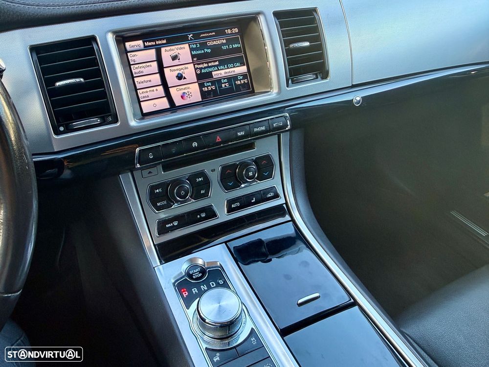 Jaguar XF - 27
