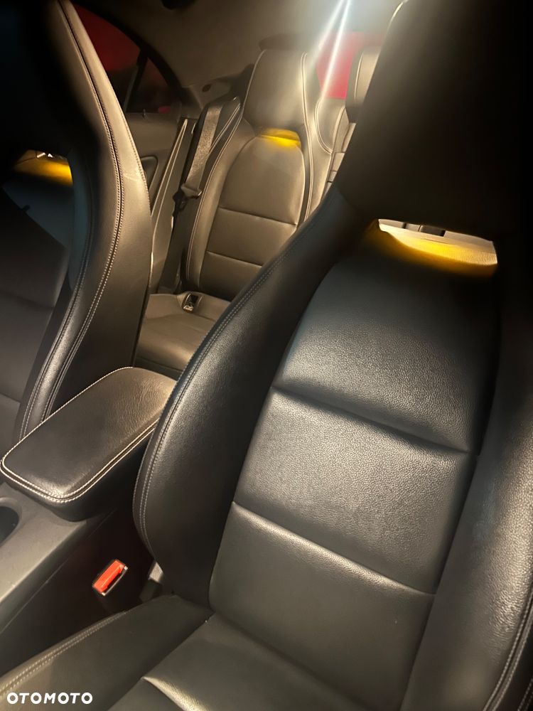 Mercedes-Benz CLA 250 4-Matic - 17