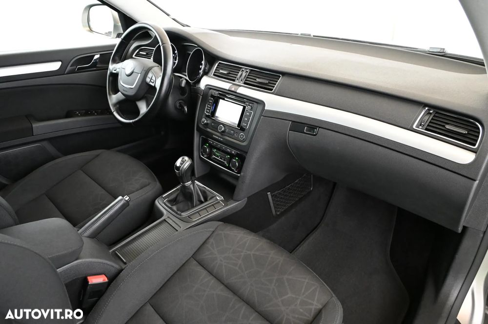 Skoda Superb 2.0 TDI Ambition - 24