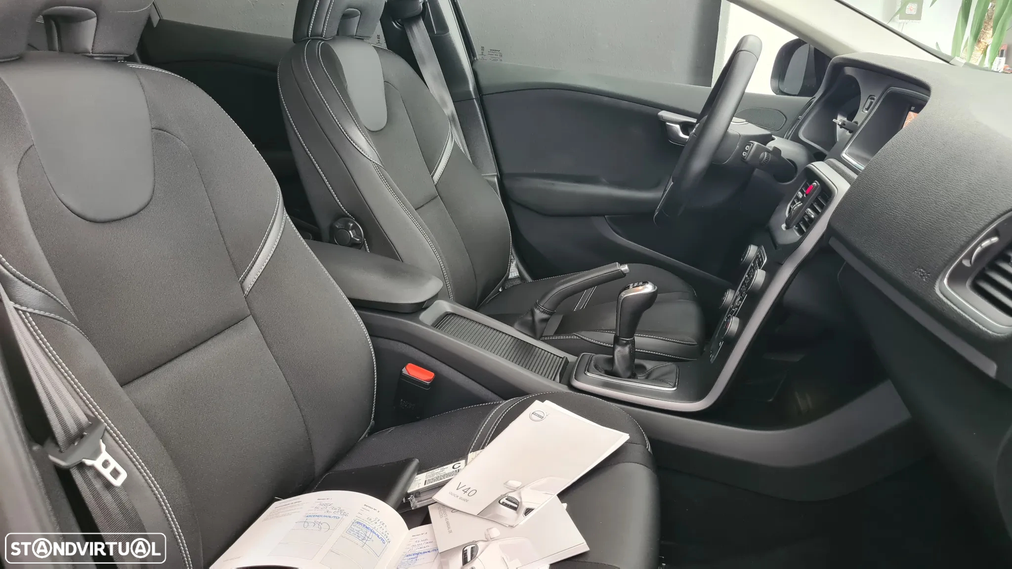 Volvo V40 2.0 D3 Momentum - 14