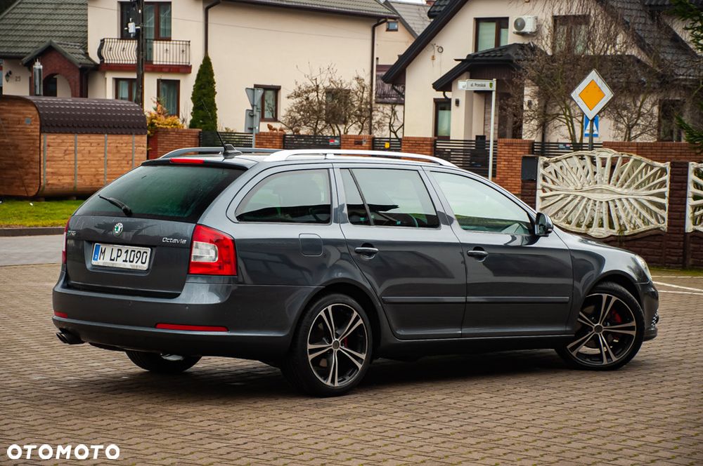 Skoda Octavia 2.0 TDI DPF RS - 19