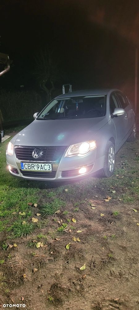 Volkswagen Passat 1.9 TDI Comfortline - 4