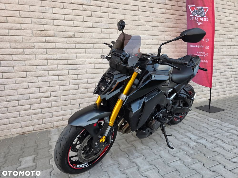 Suzuki GSX 1000 - 16