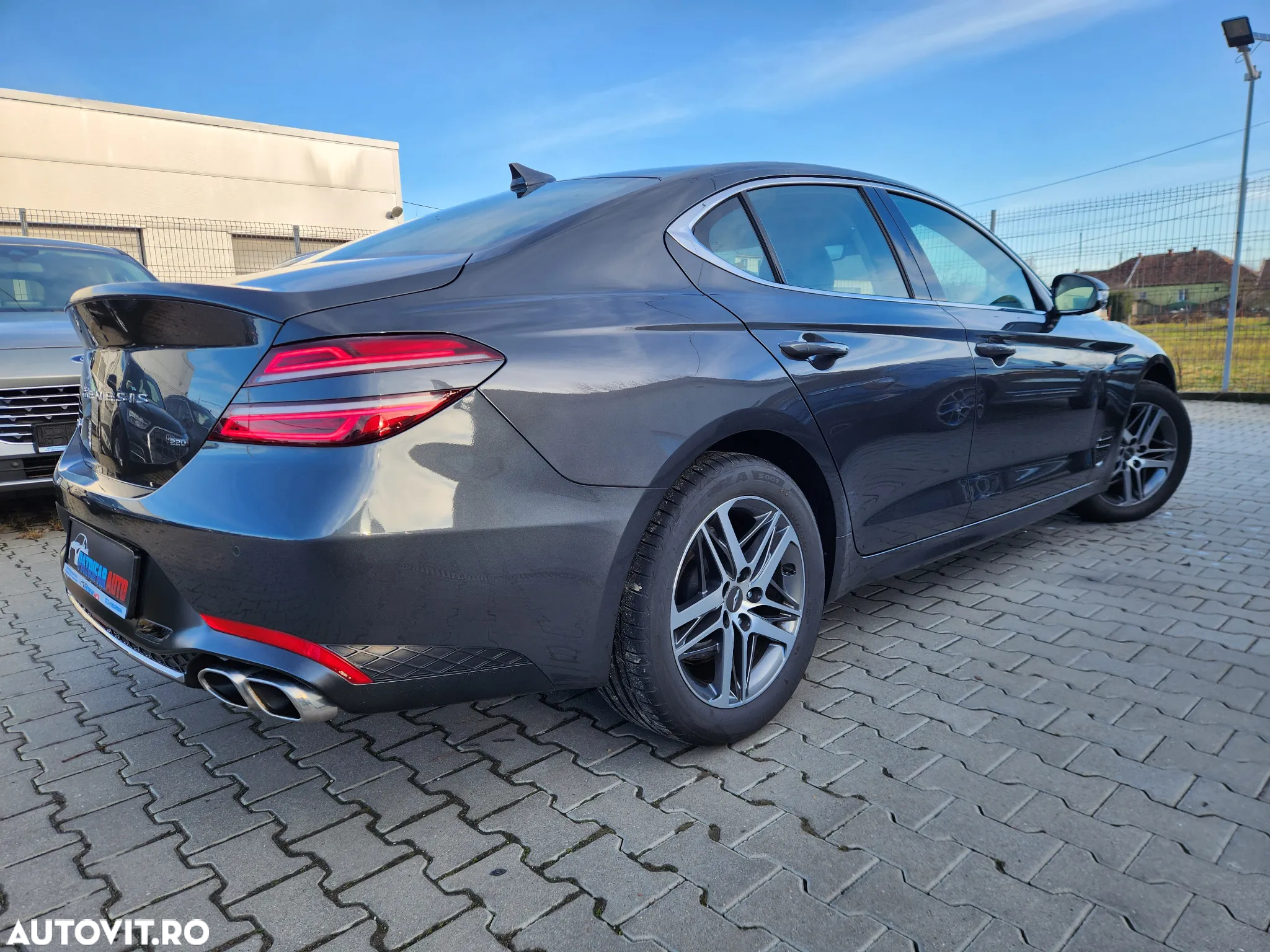 Genesis G70 - 21