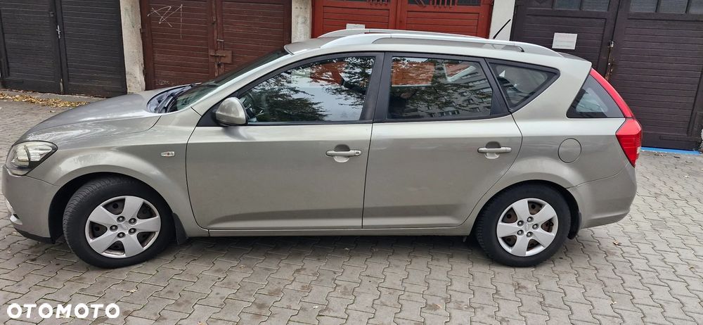 Kia Ceed 2009 photo 3