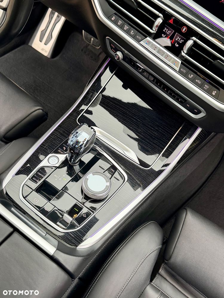 BMW X7 xDrive40i sport - 25