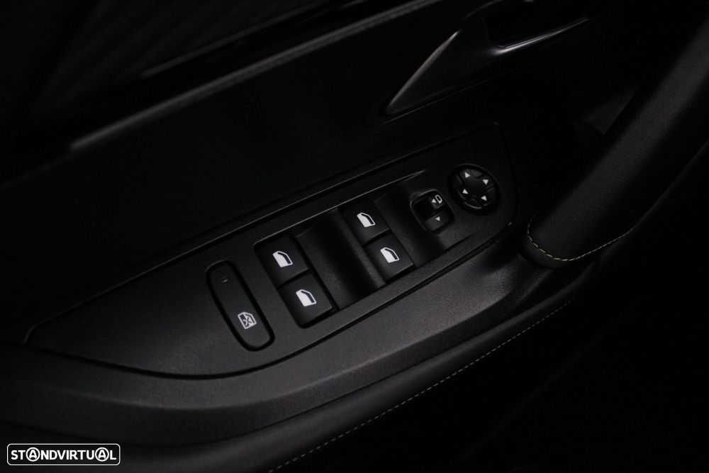 Peugeot 2008 1.5 BlueHDi GT EAT8 - 29