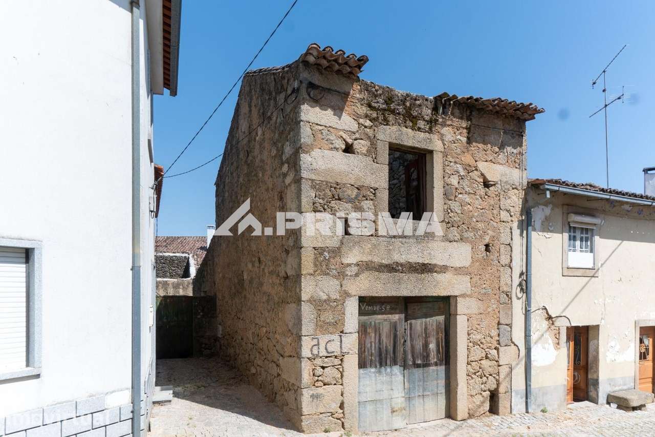 Moradia em Pedra para venda em Lousa, Castelo Branco - Grande imagem: 2/25