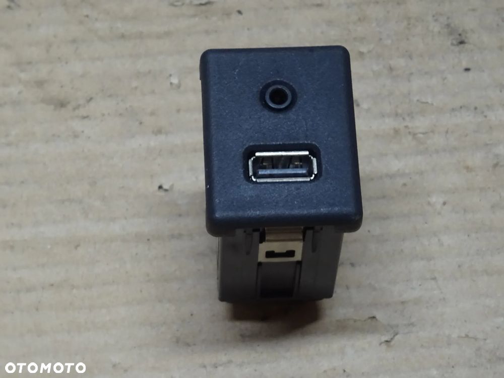 PANEL AUDIO GNIAZDO AUX USB OPEL INSIGNIA A ZAFIRA C - 3