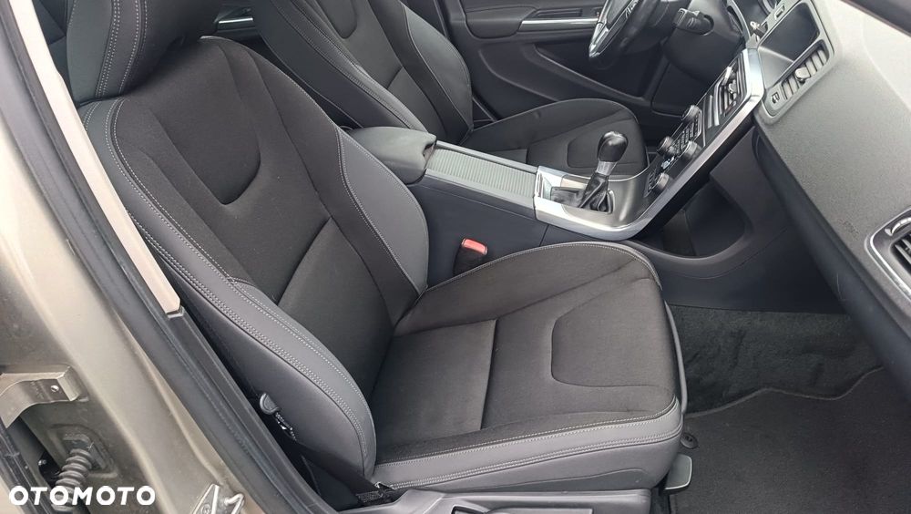 Volvo S60 DRIVe Momentum - 15