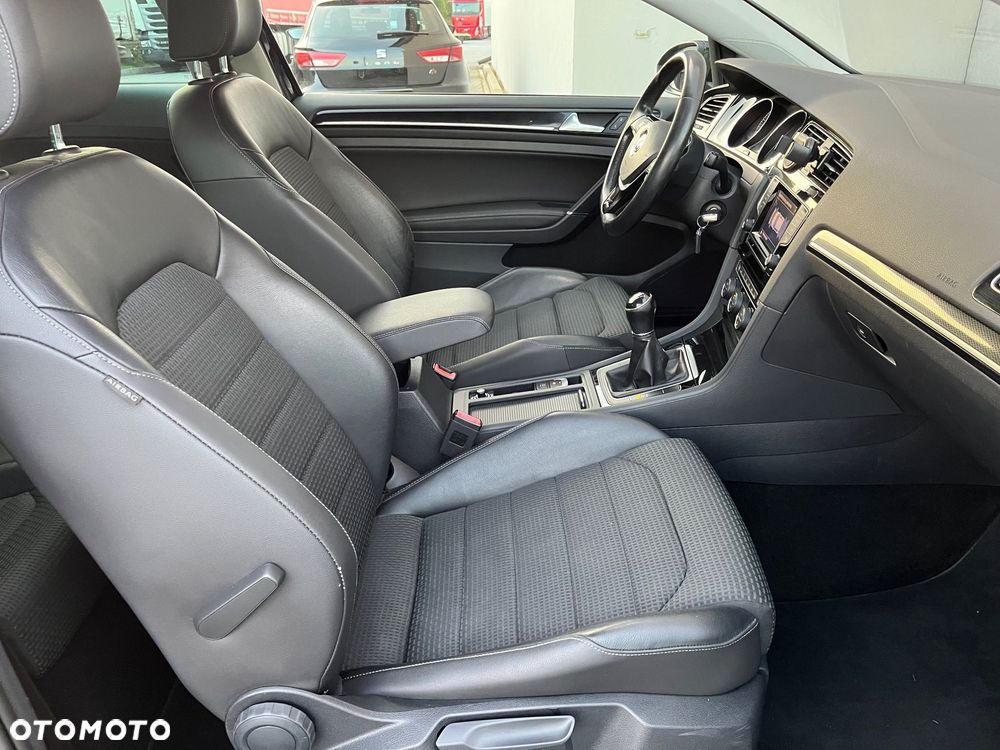 Volkswagen Golf - 20