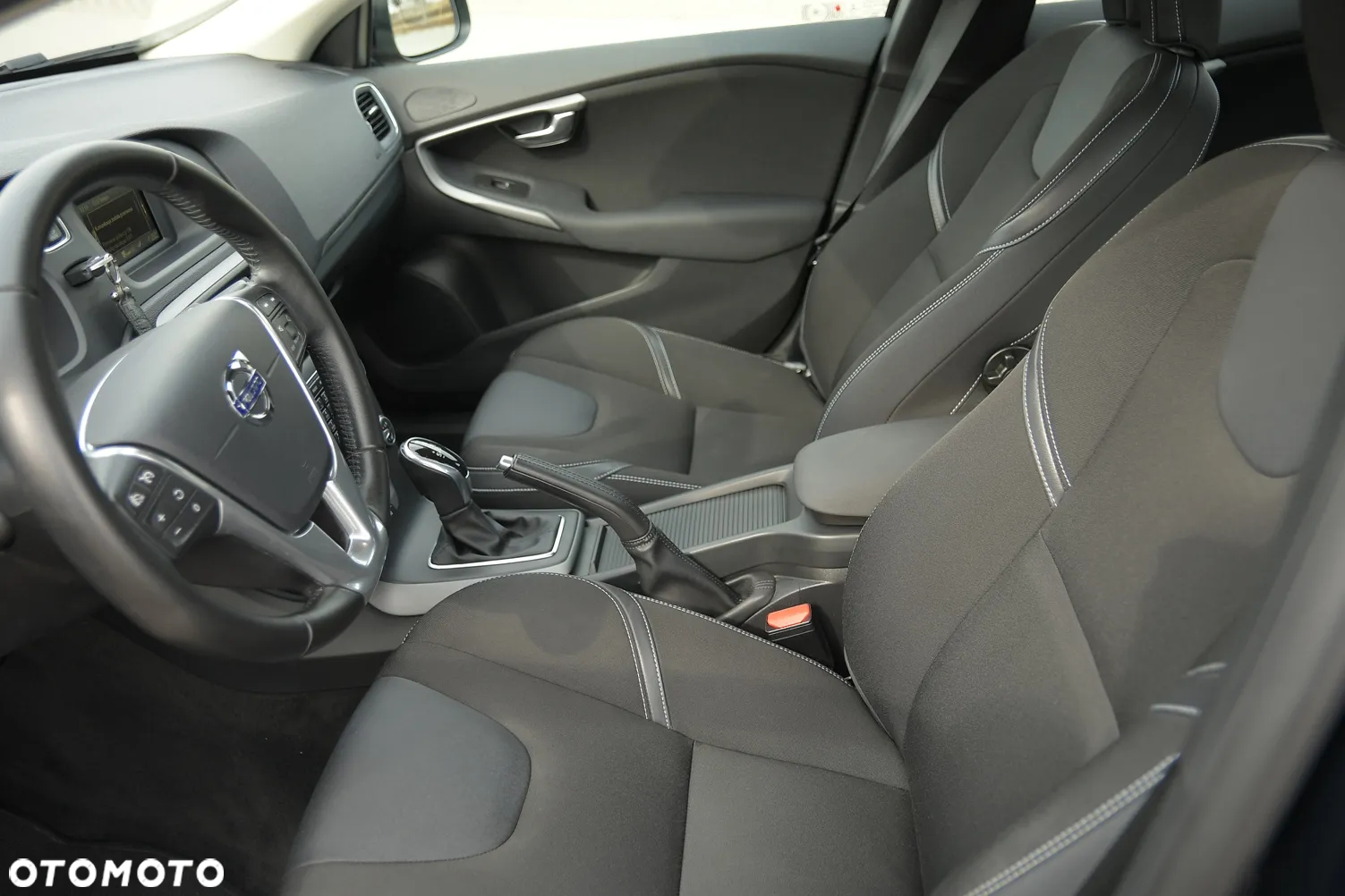 Volvo V40 D3 Drive-E Momentum - 21