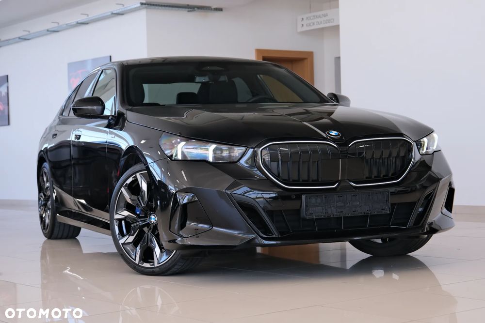 BMW Seria 5 520d xDrive mHEV M Sport - 1
