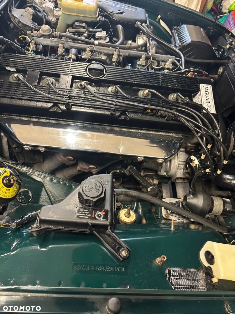 Jaguar XJ Soverign 3.2i - 13