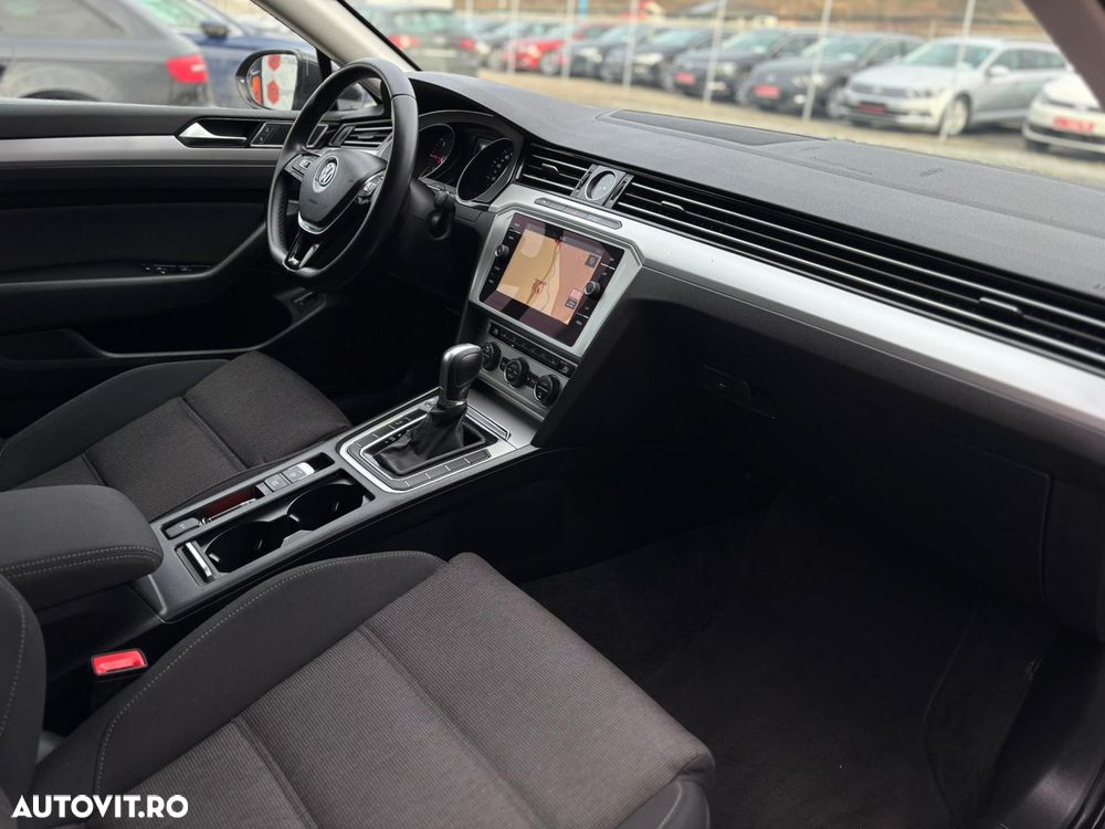 Volkswagen Passat - 27