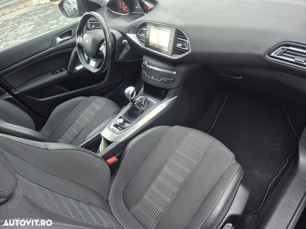 Peugeot 308 - 10