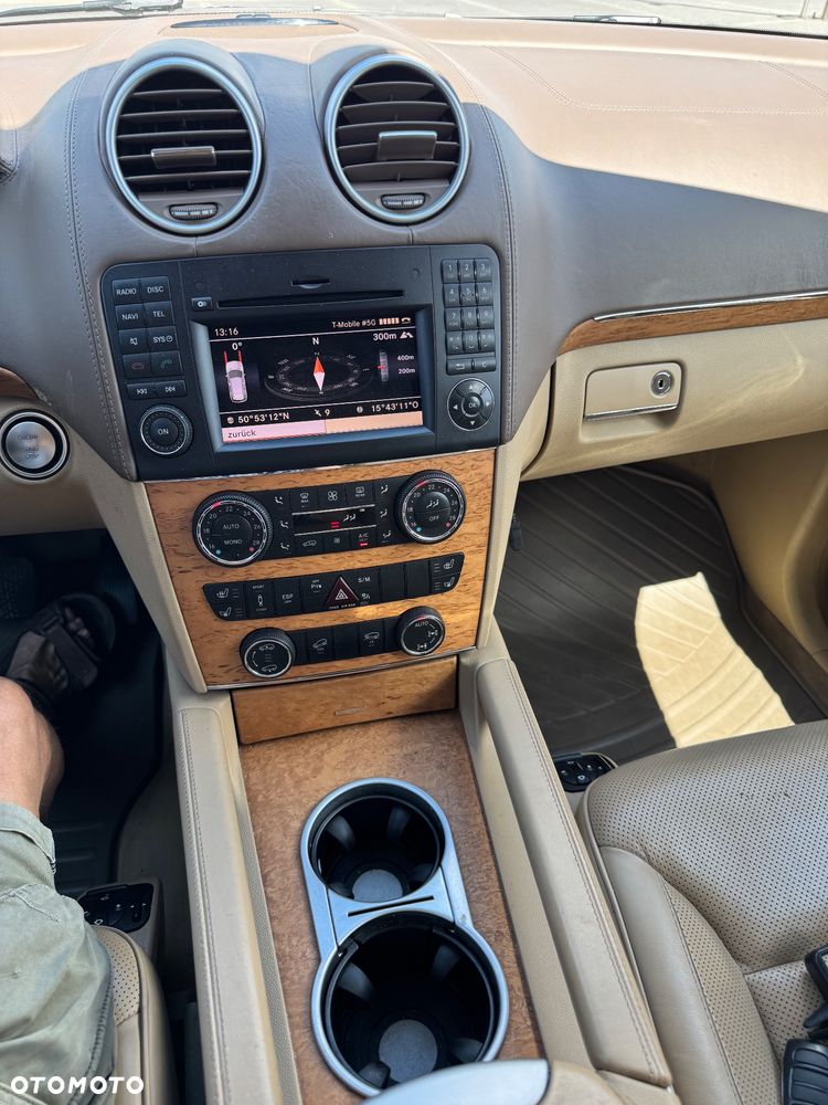 Mercedes-Benz GL 500 4Matic 7G-TRONIC - 16