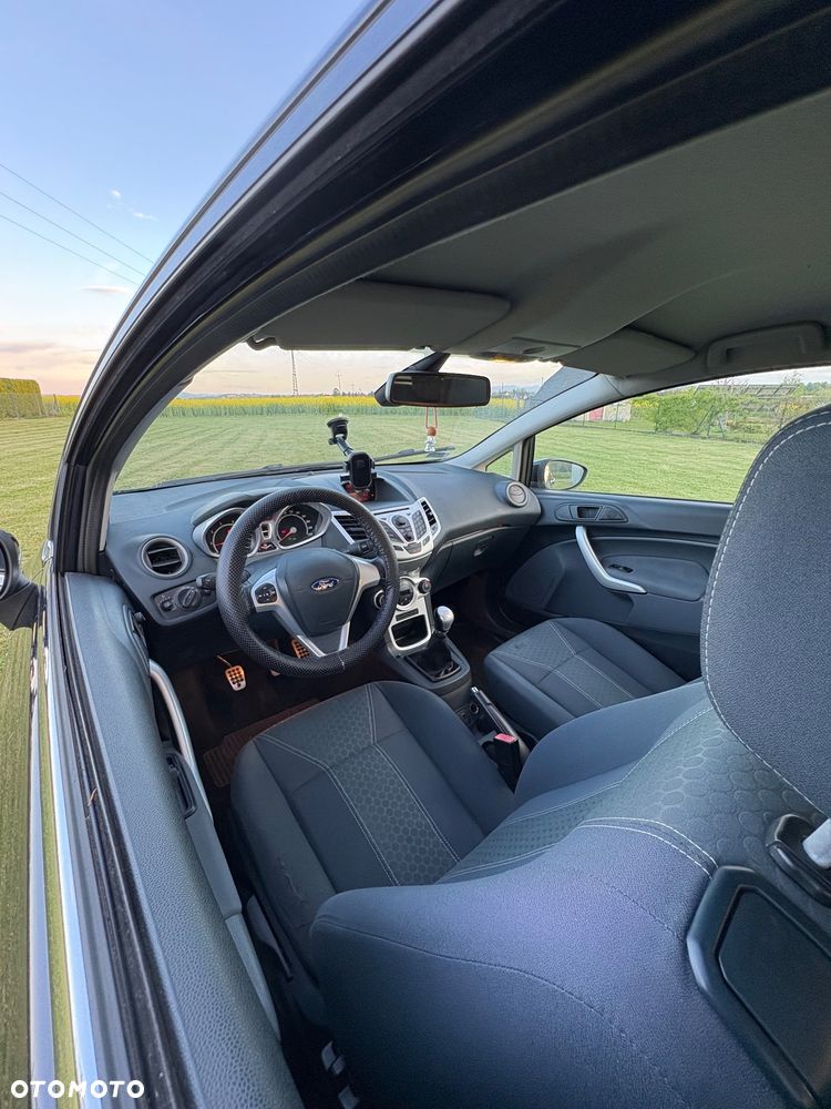 Ford Fiesta 1.25 Ambiente - 10