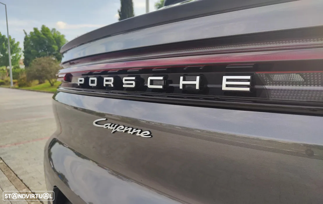 Porsche Cayenne Coupé E-Hybrid - 11