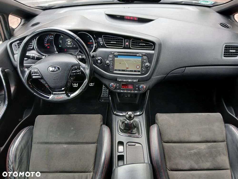 Kia Ceed 1.6 T-GDI GT - 12