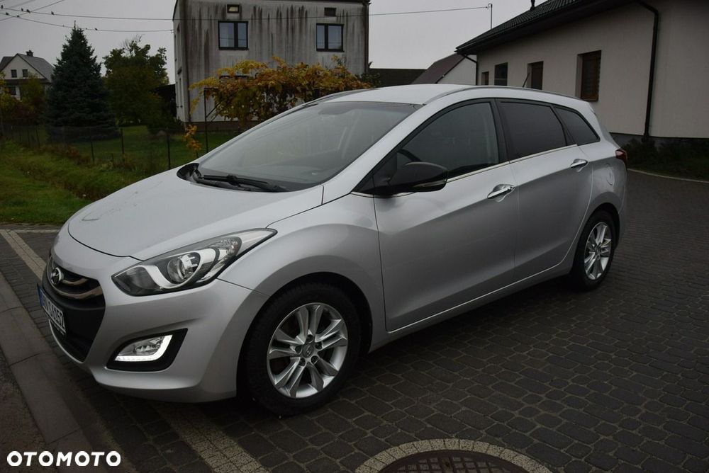 Hyundai i30 1.6 CRDi Fifa World Cup Edition - 17