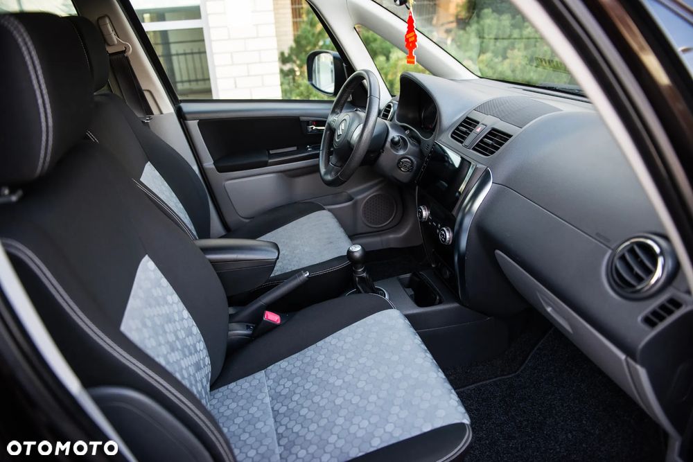 Suzuki SX4 1.6 VVT 4x4 Style - 23