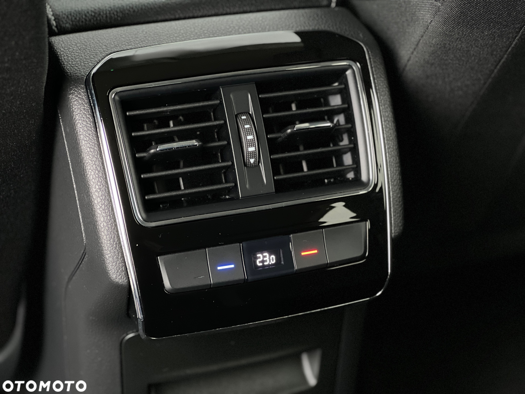 Skoda Superb 2.0 TDI Ambition DSG - 36