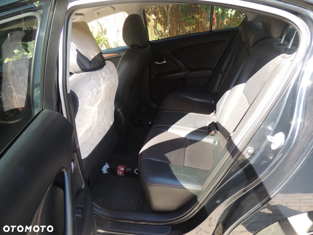 Toyota Avensis 2.0 D-4D Premium - 10