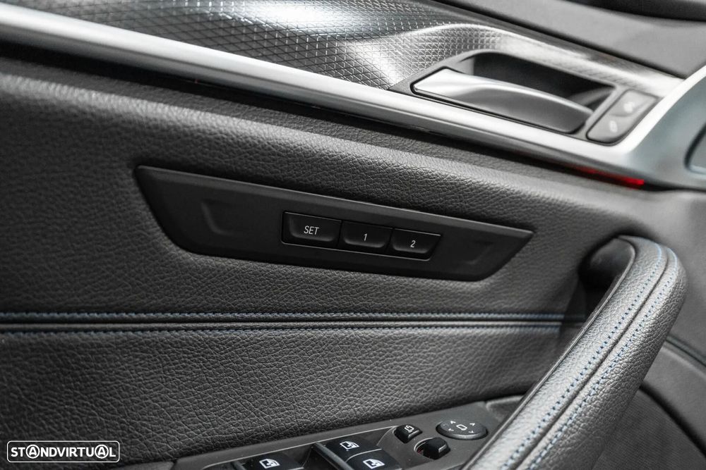 BMW 530 e Pack Desportivo M - 20