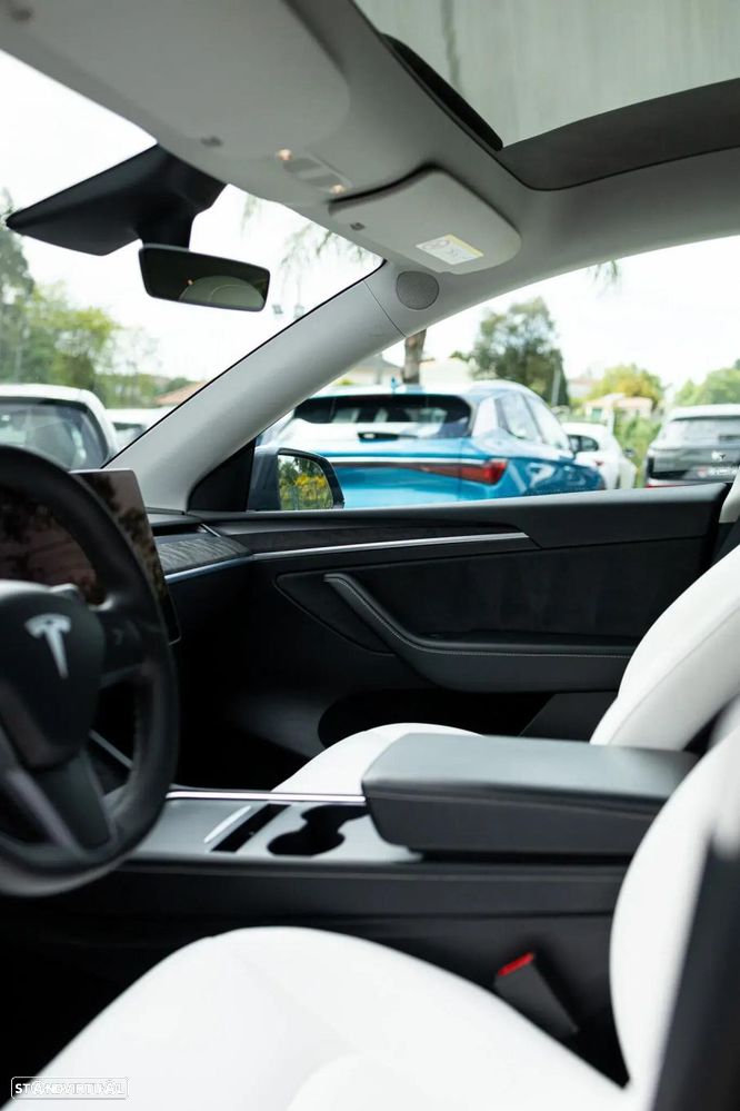Tesla Model Y Long Range Tração Integral - 25
