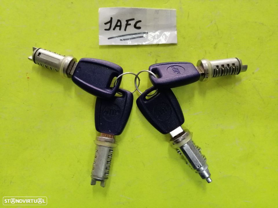 Kit de 4 canhões com chave das portas Fiat Doblo NOVO - 1