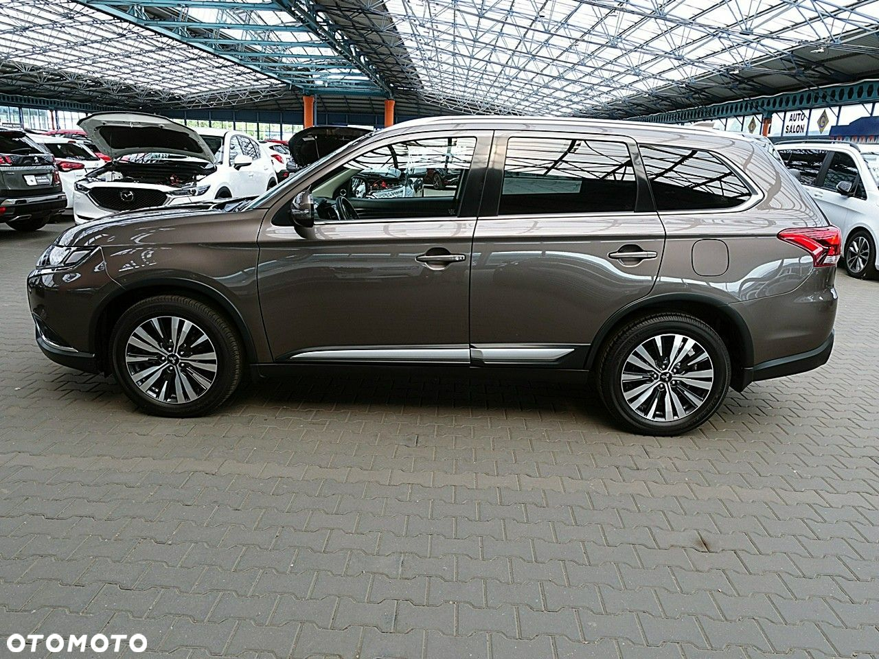 Mitsubishi Outlander - 6